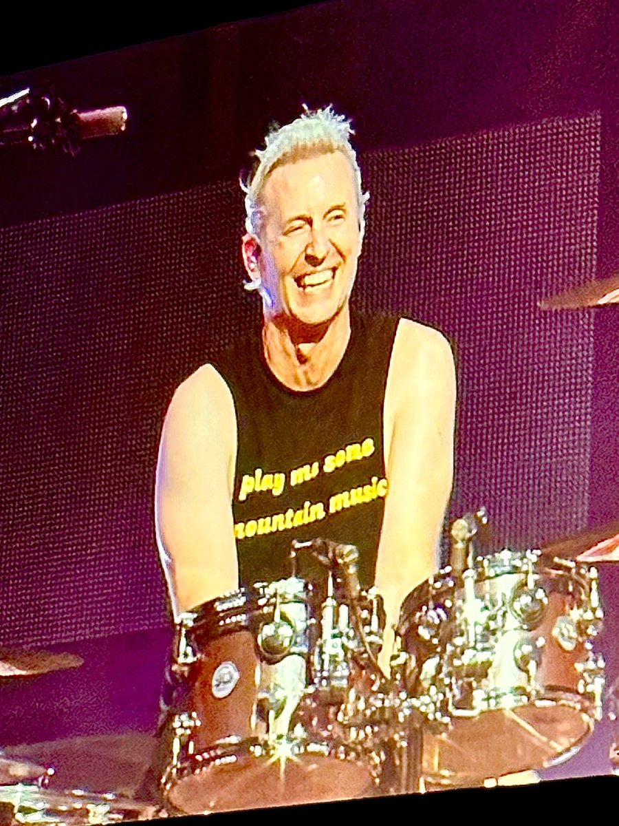 Last night in #BHAM, <a href="/foofighters/">Foo Fighters</a> new drummer, <a href="/joshfreese/">Josh Freese</a> throwing out some <a href="/AlabamaBand/">Alabama</a> &amp; Fort Payne vibes!