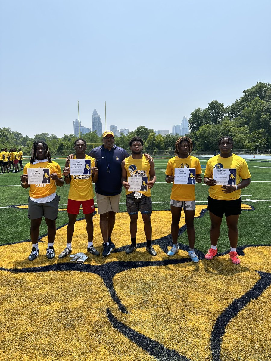 JCSUFootball's tweet photo. Camp award winners: #Goldenbullspride https://t.co/1ZLmua8N8B