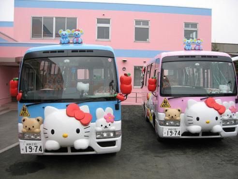 heartipink's tweet photo. what if we went to the hello kitty bus? https://t.co/YbIj9c42z2
