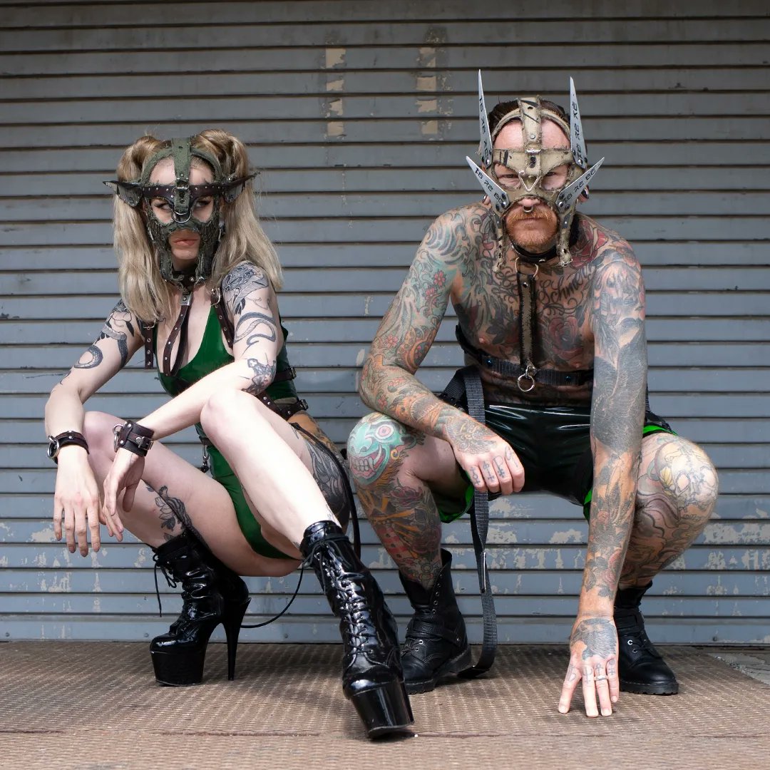 JadedJewall's tweet photo. ///@el__rey & @Lara_Aimee ///
@JadedJewall collaboration with @ChristianGschw1 & @Wastelandpirat1
Photograph @christian.gschweng
Show at @GermanFetBall 2023
Perfect shine by @beGLOSS
#germanfetishball23 #3dmask #futurefashion #berlinfashion https://t.co/Xq1Pt9gWSe