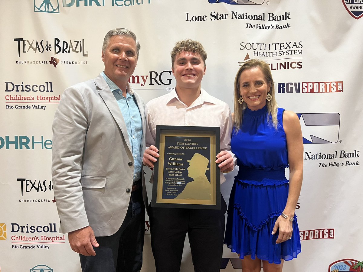 coachflwilliams's tweet photo. @GunnarWilliams7 in the same colors at Tom Landry Stadium as the legendary Hall of Fame Coach of the Dallas Cowboys- Coach Tom Landry, to playing for the Cowboys (@PorterECHS 😁) to winning the Tom Landry Award of  Excellence. Proud dad. #RIDE @porter_ftball  @BISDAthletics1 https://t.co/f0P9WY2QPi
