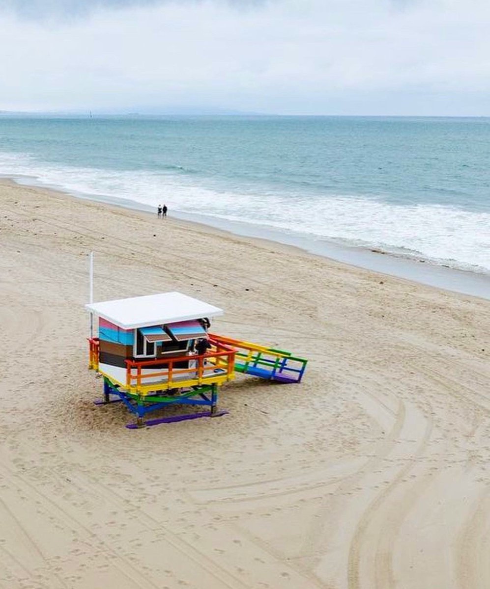 LACoLifeguards's tweet photo. Today, Towers 17 &amp; 18 in Will Rogers, more affectionately known as “Ginger Rogers” Beach, were unveiled to help celebrate the LGBTQ+ community and Pride Month thanks to Supervisor @LindseyPHorvath , @ONEarchives and artist @katbingART https://t.co/547LyjwnEr