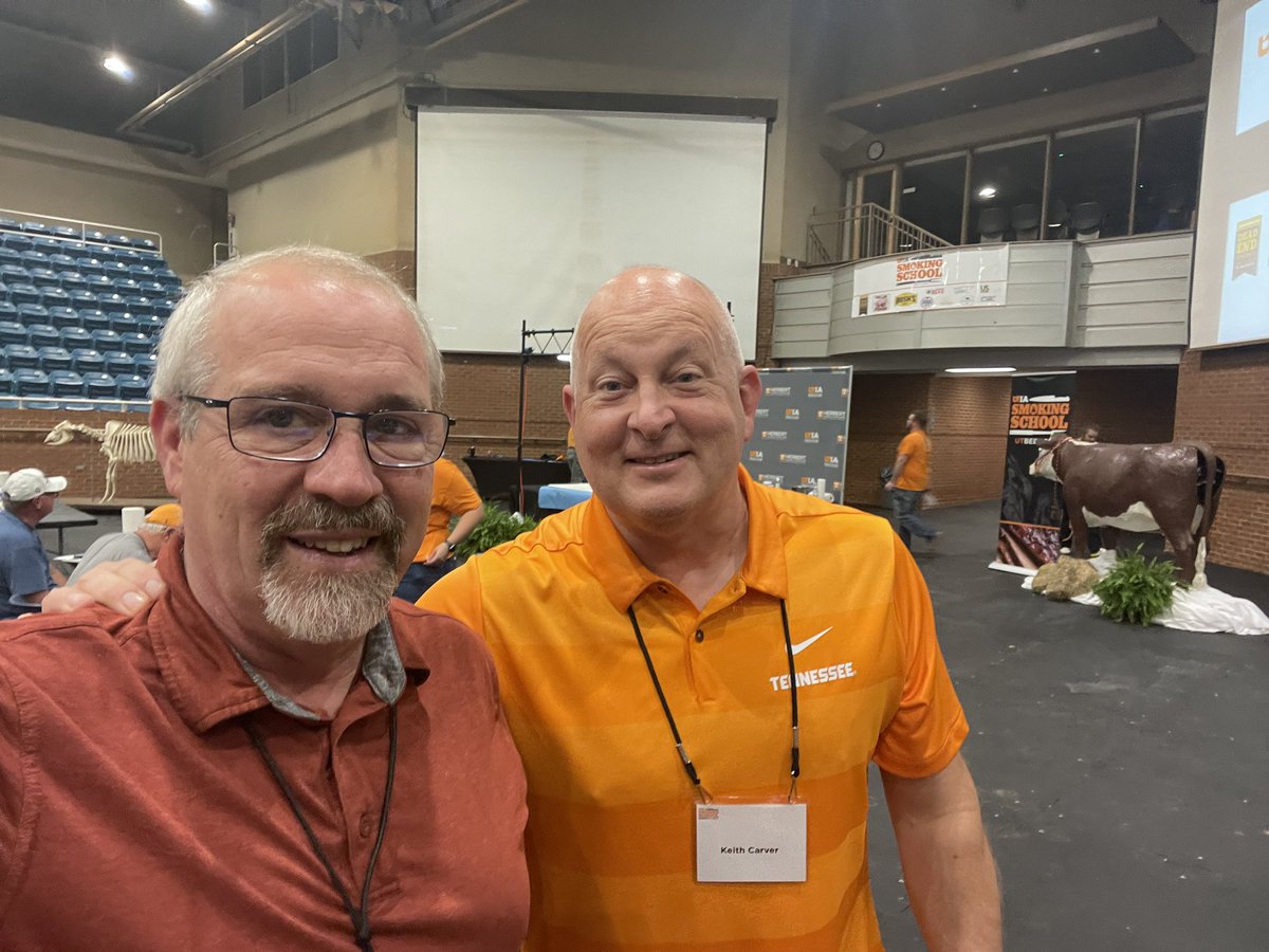 pdr4str's tweet photo. After a week of grading final exams I became a student and attended the @UTIAg Smoking School. Everything tasted amazing and I even met the big boss @KC4UTIA. https://t.co/uh29CsD3HK