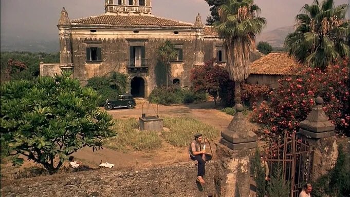 Jopolkadot's tweet photo. The Godfather
Francis Ford Coppola
1972 https://t.co/W3SqcSrxyQ