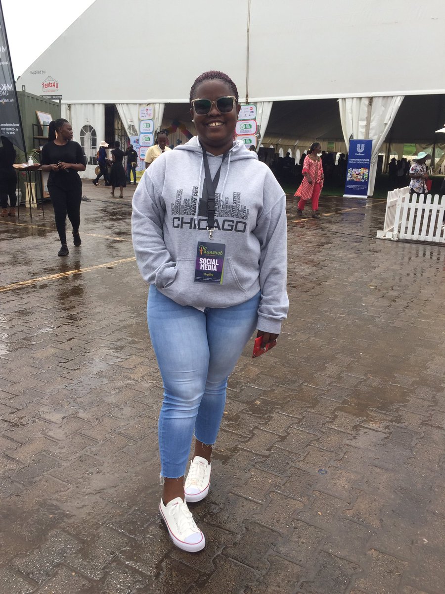 GiftAyebare's tweet photo. That smile you give, after Royco has given you sample #RoycoCubes.🤣🤣😊😊
#MyGreatPrice2023 https://t.co/nn3ZfPphZY