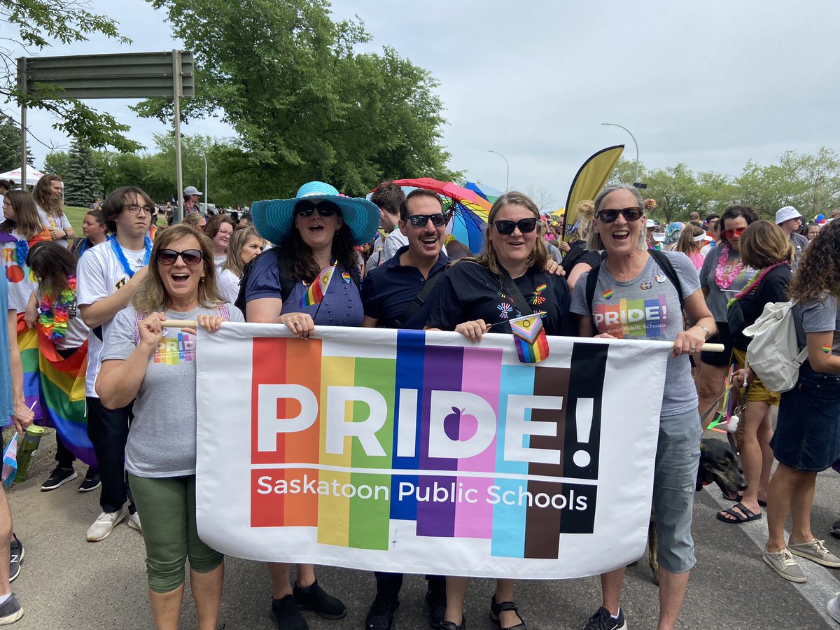 StoonPubSchools's tweet photo. Our trustees are here and ready to roll! https://t.co/XBnijO1UPS
