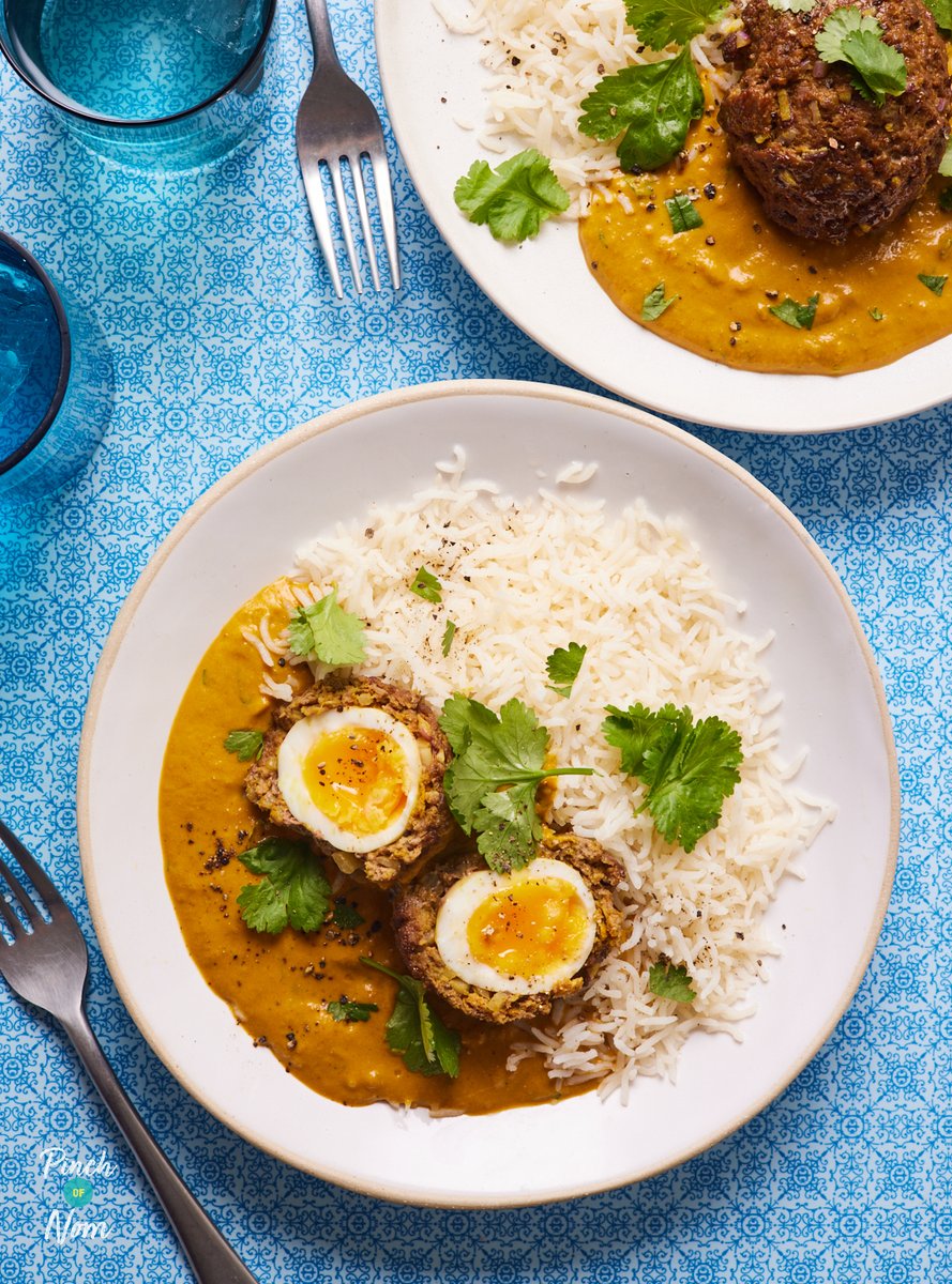 SCOTCH EGG CURRY 🥘🤤 The definition of Fakeaway comfort food. Who else is definitely making this tonight? 🙋‍♀️🎉 FULL RECIPE 👉👉 pinchofnom.com/recipes/scotch…