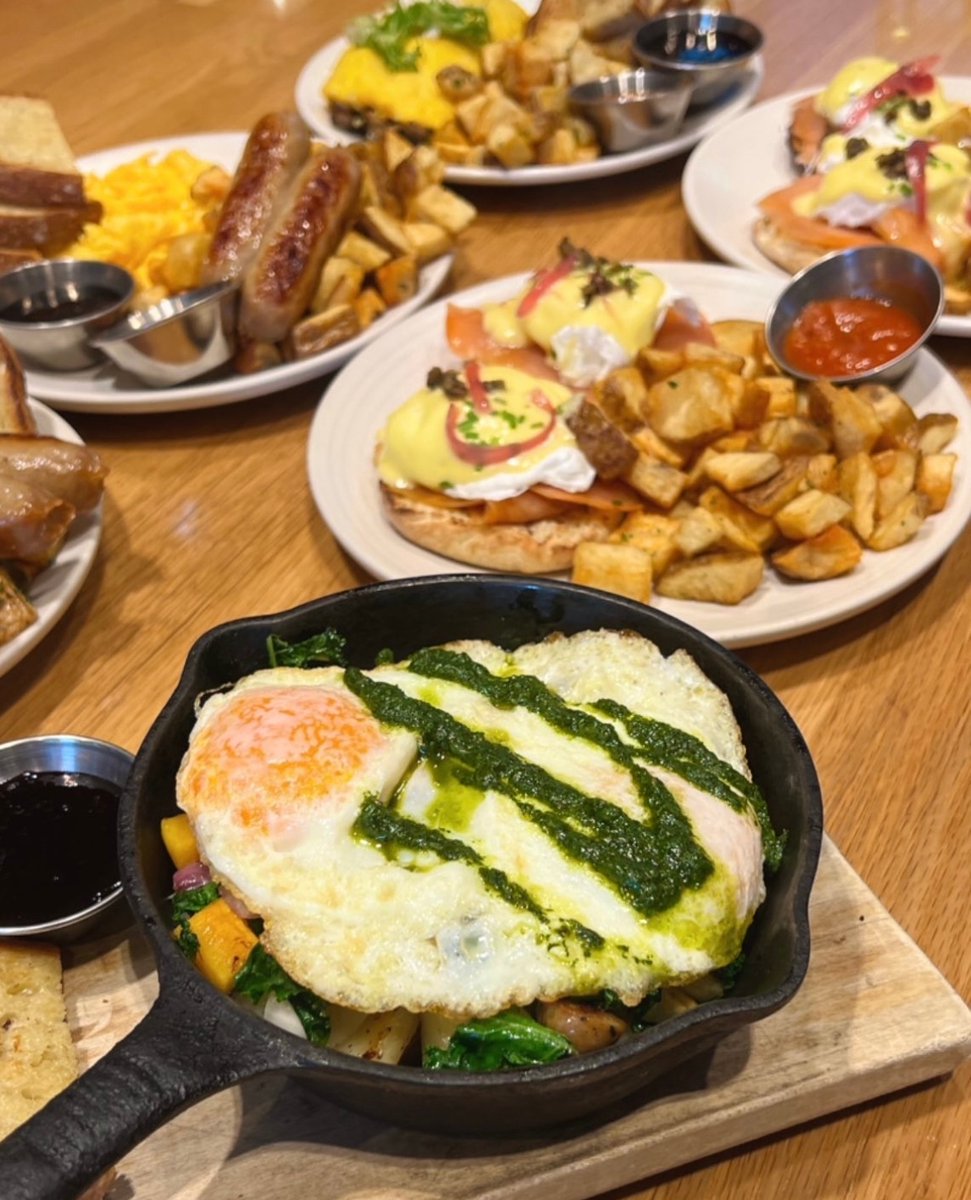 Consistently ranked as the best brunch in Vancouver's West End, and one of the best in the city, brunch at Forage has been a staple in Vancouver since we opened. Join us for brunch every Saturday &amp; Sunday from 7am - 2pm. Book now at exploretock.com/forage 📸 photo: Ruby