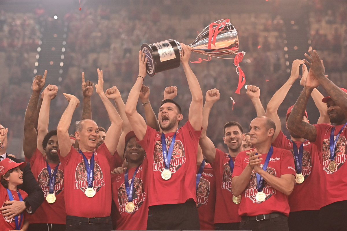 Protathlitis_'s tweet photo. #OlympiacosBC https://t.co/GueTI5ceND