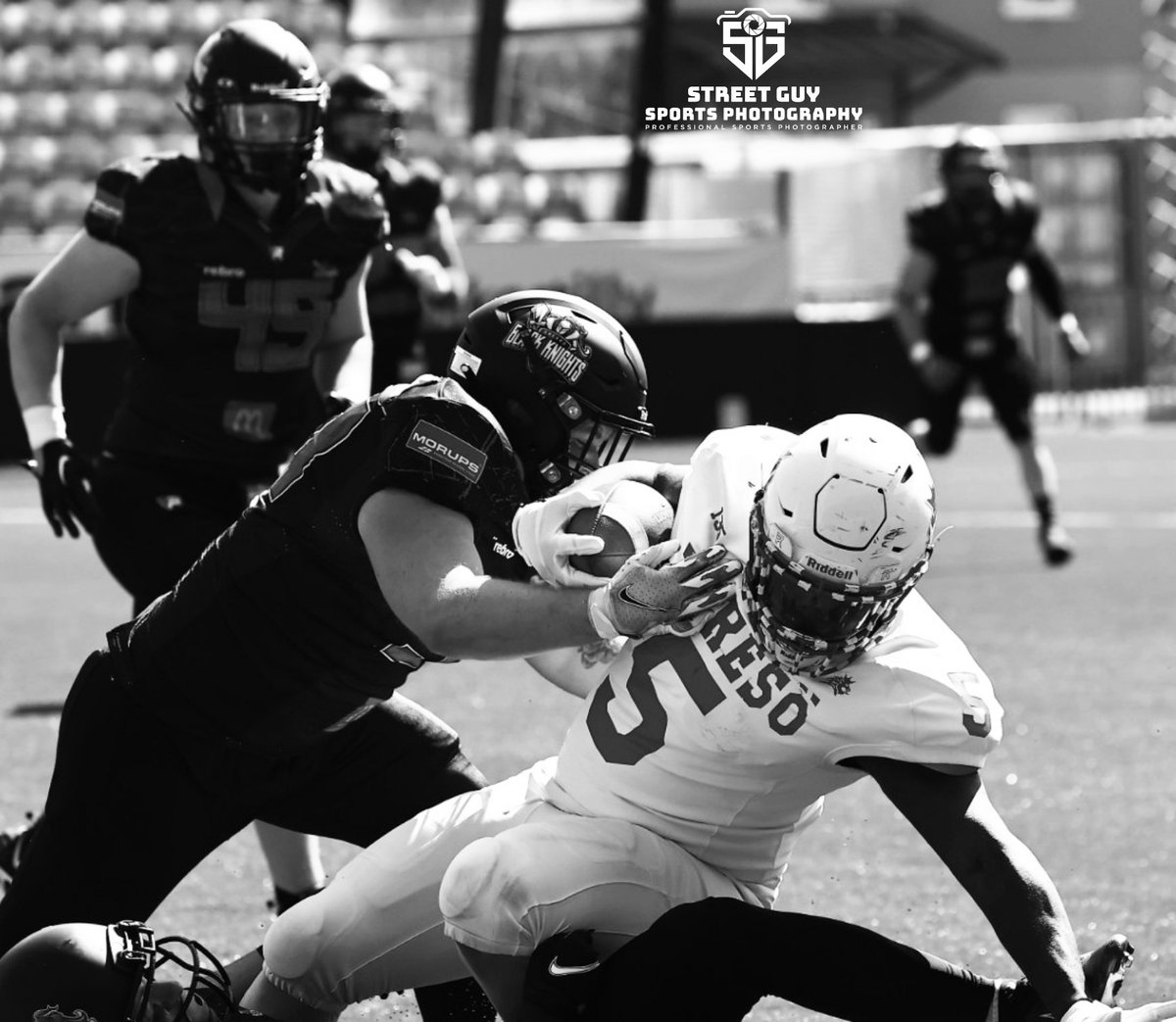 globalathagency's tweet photo. American football in black and white...
#blackandwhitephotography #sportsimages #photography https://t.co/H3RhEX8T0E