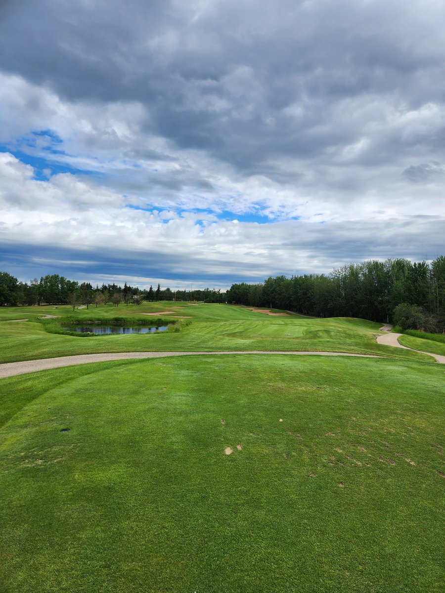 Beautiful morning at <a href="/CougarCreekGolf/">Cougar Creek GR</a>! 
<a href="/GcsAaron/">Aaron Francoeur</a> and his team have the course in fantastic shape!