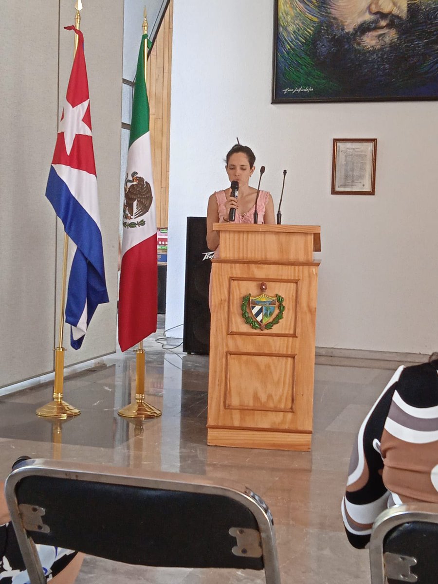 escalonaegrem's tweet photo. Gracias a nuestras compañeras de la #EmbaCuMex por entregarnos, por el DIA del PADRE, un regalo tan especial, donde el sentimiento y la creatividad ocuparon un mismo espacio.
#FelizDiaDelPadre https://t.co/W9AJjpi5ex