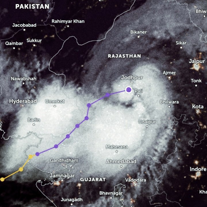 It's one hell of an experience to watch the cyclone clouds passing above your head with superfast speed and that too in the middle of the night. 😳😱

One has to really experience it, that feeling is indescribable.
#Biperjoy #CycloneBiparjoy