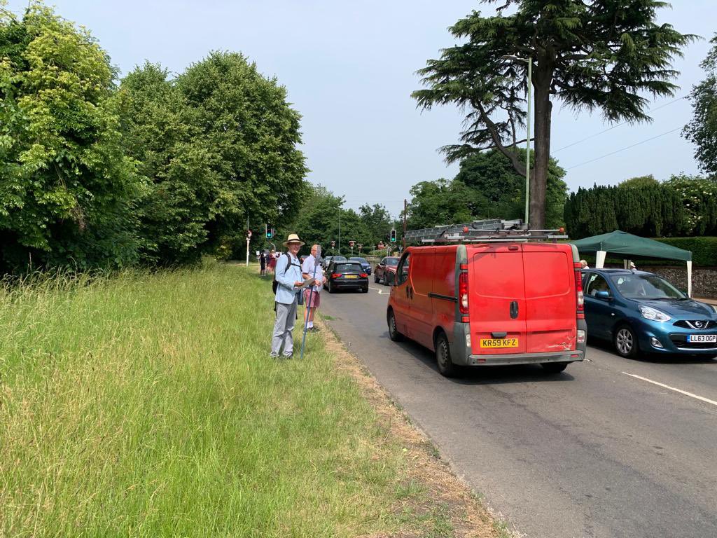 We don’t want our #Greenbelt destroyed for lorries &amp; warehouses.
Lord &amp; Lady V were wrong to allow a trench dug on their land to activate #planning permission to destroy sth St Albans.

Please donate to our Judicial Review to stop this #vandalism.

bit.ly/DonateToLegalC…