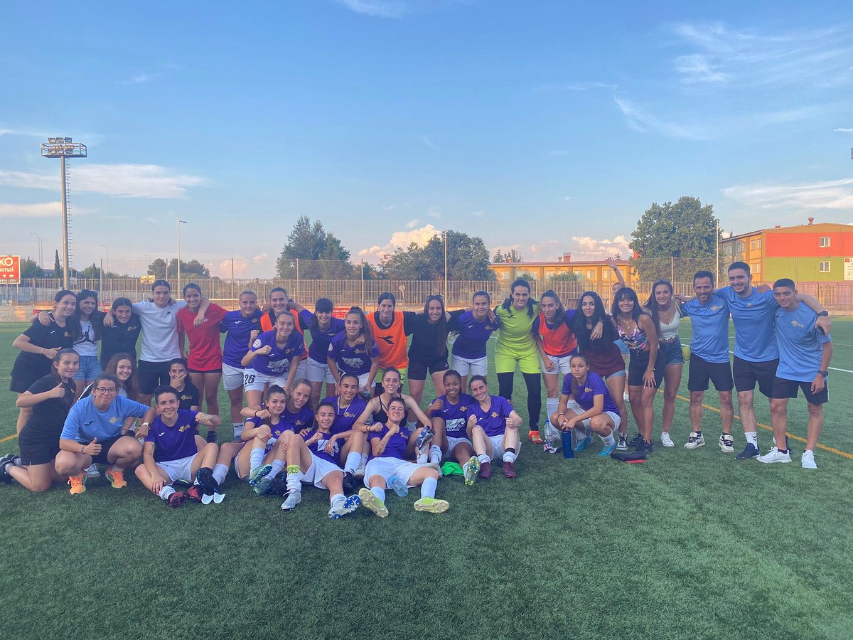 futbolellascff's tweet photo. ¡𝐕𝐈𝐂𝐓𝐎𝐑𝐈𝐀𝐀𝐀! ¡Tomamos ventaja en la eliminatoria! Futbolellas CFF “B” 2-0 @LasRozas_CF 
¡VAMOSFUTBOLELLAS!💜🔥 https://t.co/sxpKmTen5K