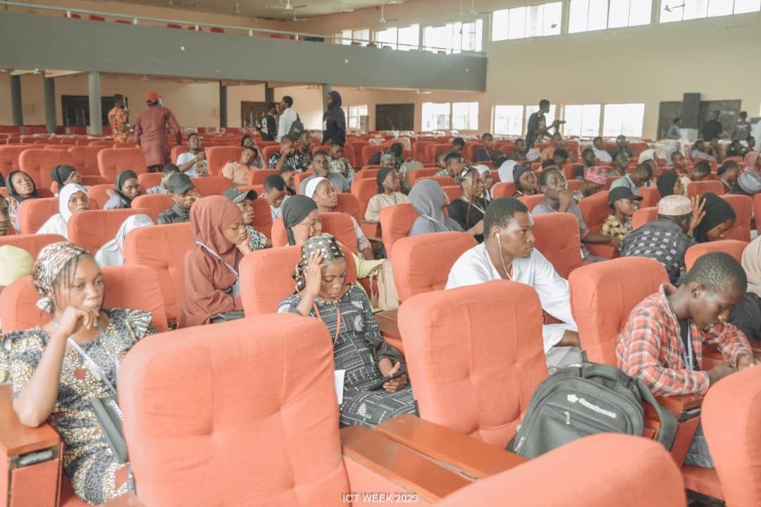 Gdgoc_kp's tweet image. 🎉 A heartfelt shoutout to all the incredible attendees of ICT Week! Your enthusiastic participation and unwavering curiosity have made this event an unforgettable experience.

#ICTWeek2023 #Gdsckp #studentsuccess #tech