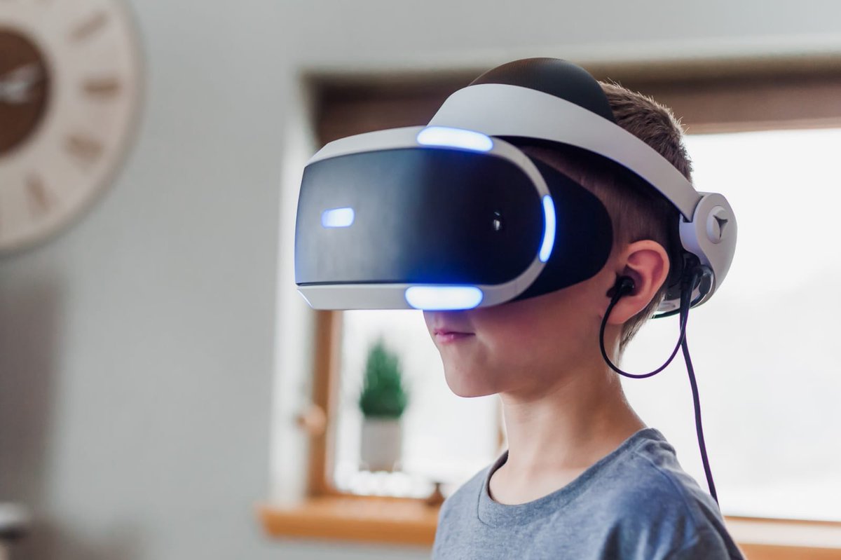 #Meta will soon officially permit users as young as 10 to use its #MetaQuest 2 & 3 #VR headsets. The new parent-managed Meta accounts will require mom or dad’s approval to begin with, & parents will be able to control which #Apps preteens use & set time limits.

#Metaverse…