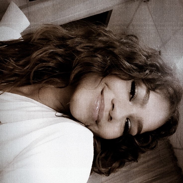 ᅟᅟ

 📸:  𝗕𝗲𝗥𝗲𝗮𝗹   /   ELLABENNETT

  “ Registros  de  um  sábado  caseiro  com  os  três  amores  da  minha  vida . . . ”

ᅟᅟ