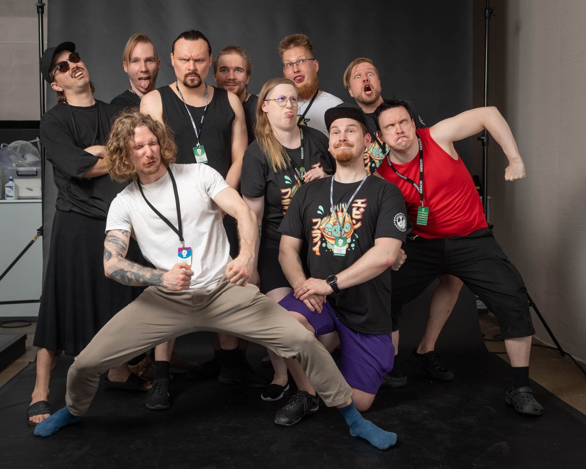 conikuvat's tweet photo. #desucon #kuvauspalvelu lauantai 12-14 sekä 14-16 albumit on julkaistu https://t.co/T43xEWpwZm - tässä pari teaseria @KyuuEturautti albumista. #desutv on vähintään osasyyllinen. https://t.co/k6hhf9qER2