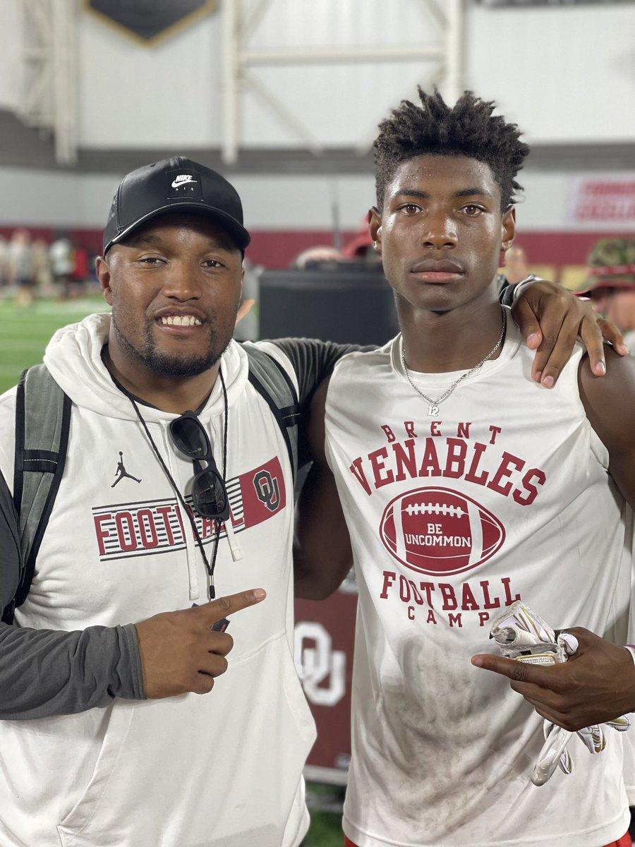 MorselloH's tweet photo. I had great time at OU Brent Venables Football Camp. Thank you @CoachXBrew and @JayValai for the work and opportunity! I will be sure to keep in touch. #BoomerSooner #OU https://t.co/L4yOe6BrMF