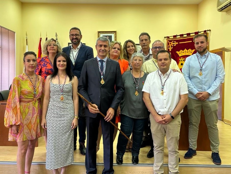 psoetoledo's tweet photo. 🌹 Comprometidos con el 𝐛𝐢𝐞𝐧𝐞𝐬𝐭𝐚𝐫 y el 𝐚𝐯𝐚𝐧𝐜𝐞 de los municipios.

✅ Alcaldes y alcaldesas socialistas inician una 𝐧𝐮𝐞𝐯𝐚 𝐥𝐞𝐠𝐢𝐬𝐥𝐚𝐭𝐮𝐫𝐚.

📲 𝐍𝐨𝐭𝐢𝐜𝐢𝐚 𝐰𝐞𝐛: https://t.co/ZIMXowpknD https://t.co/Xfrh58dYmw