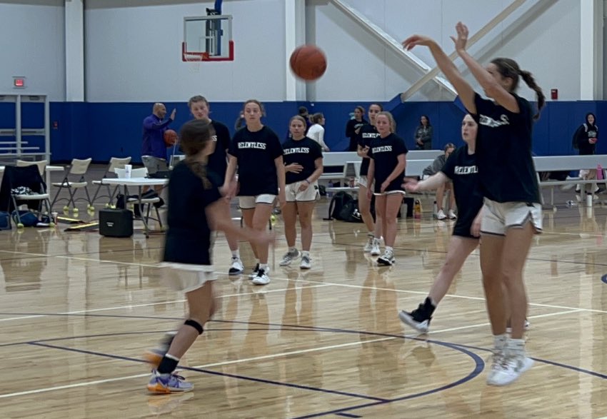 rrhsgirlsbball1's tweet photo. THANK YOU @ohioBKcoaches for an incredible two days! I LOVED watching ouRR girls not only TEAM build with each other, but watching ALL of the teams at Midwest Live COMMUNITY build together. It was special & had nothing but positive vibes! #WeGotBETTER #FallInLoveWithTheProcess https://t.co/NmykSwuQo9