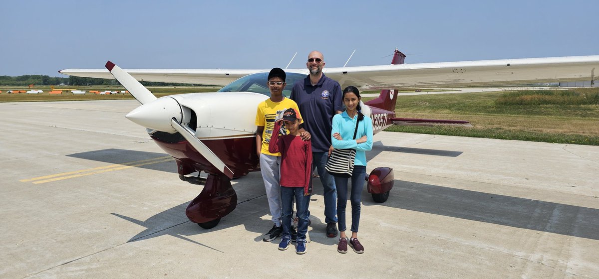 PilotBurt's tweet photo. 4th flight today @EAA #YoungEagles
@kenosha Regional Airport #ENW @CESSNA #CARDINAL177 #AvGeek #girlpilot #free #kidsactivities https://t.co/hfVgyWRORC