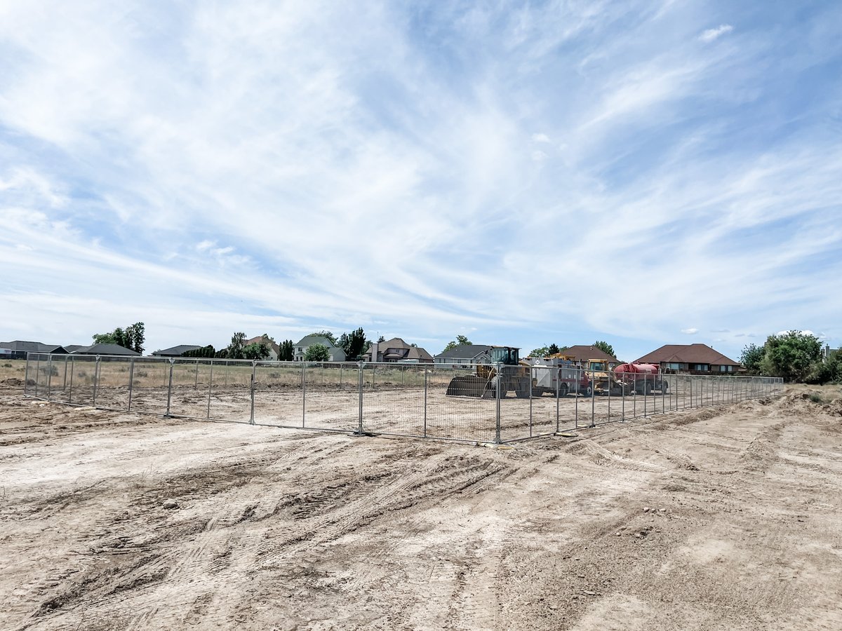 TEMPORARY FENCING👍🏽.  Keep your construction site or new development SAFE and SECURE.  Welded wire panels with security lock brackets.  Give us a call👍🏽#temporaryfence #contractorsofWA #fenceinstallation