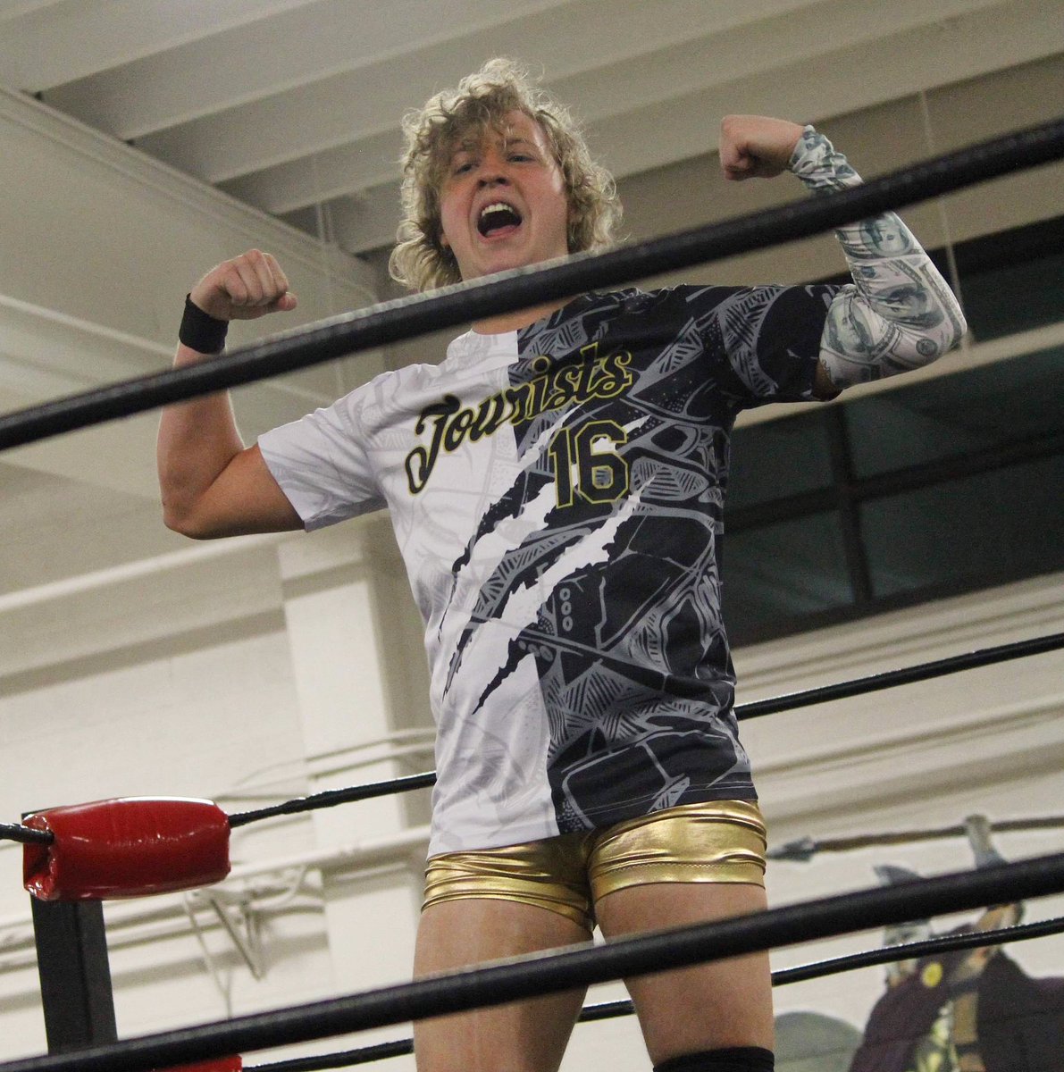 evantheblonde's tweet photo. That weekend feeling! ✨
🚨The Golden Child debuts LIVE on SOM 5:05 tomorrow at 5:05 PM EST🚨
Subscribe to @RealRickyMorton on YouTube to watch the broadcast and hear what I have to say.
@SchoolOfMorton
#prowrestling #schoolofmorton #505live https://t.co/NfkRI9Pyga