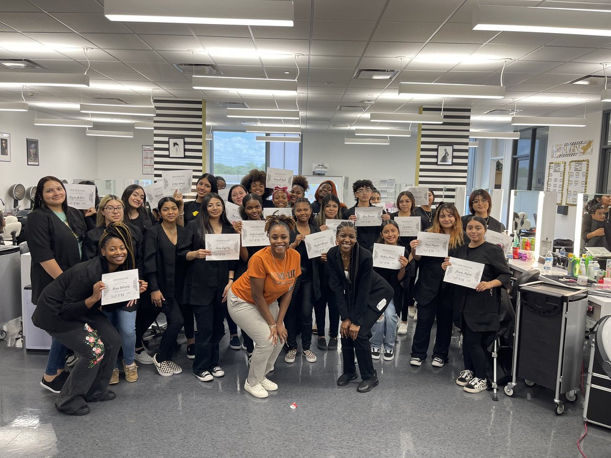 ✨Congratulations to our newly certified braiders‼️ Thank you @_sadesays from #FetchingHairCo for working with our students‼️✨ S/O to @patriceallenphd for introducing us and making this happen!! @MadisonHS_ @yolandabruce01 @JMHSCOSMETOLOGY @HISDCTE @HoustonISD