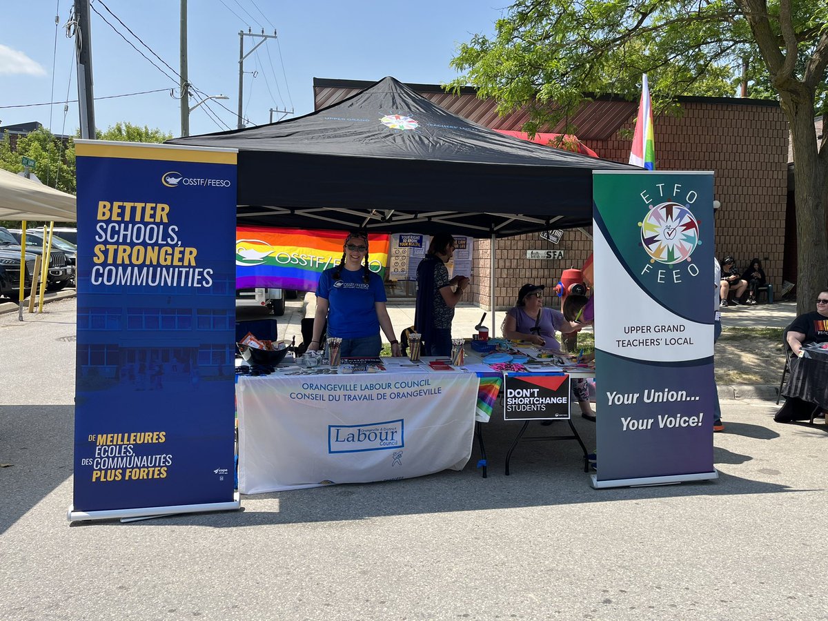 All set up and meeting & greeting as part of the Oville Labour Council booth at #celebrateyourawesome in Orangeville.  Come say hi & get some #osstf & #etfo swag!

@osstf @D18OSSTF @ugetfo @etfo