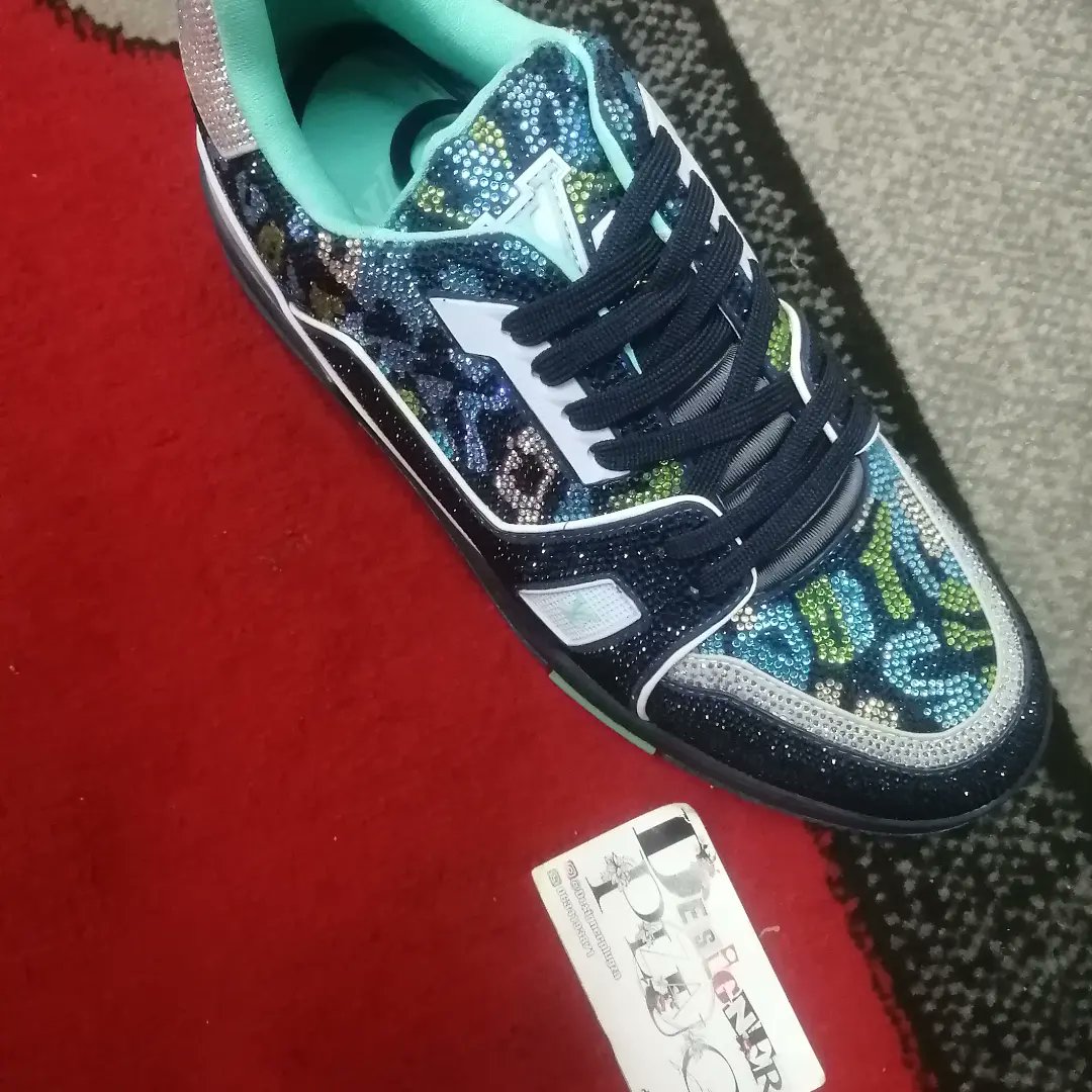 DesignerPlugZA's tweet image. Designerplugza  is a preloved luxury consignment store based in South Africa. We sell premium, luxury and designer brands. All our products are 100%