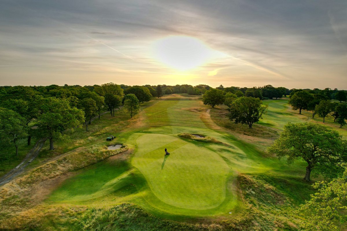 Jake Austin (@jbaustin2703) on Twitter photo Top effort by the team over the last couple of months. Course is looking quality. ⛳️🏌🏻👍🏼 #royalwimbledongolfclub #royalwimbledon #greenkeeper #golf #greenkeepinglife #biggaltd <a href="/BIGGALtd/">British & International Golf Greenkeepers Assn.</a> Top effort by the team over the last couple of months. Course is looking quality. ⛳️🏌🏻👍🏼 #royalwimbledongolfclub #royalwimbledon #greenkeeper #golf #greenkeepinglife #biggaltd <a href="/BIGGALtd/">British & International Golf Greenkeepers Assn.</a>