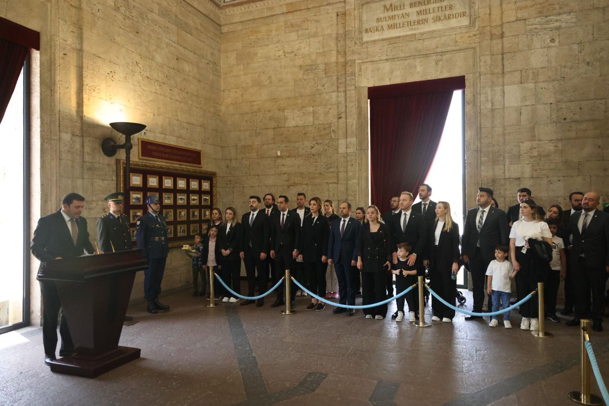 askonuk's tweet photo. Gagiad 30. Yılında yönetim kurulu ve kadınlar kurulu ile birlikte Atanın huzurunda olan başta Cihan başkan olmak üzere herkesi kutluyorum. Gagiad ailesi Ülke Bayrak sevdalısı büyük bir aile bu güne kadar emeği geçen herkese teşekkür ederim. 🇹🇷🇹🇷🇹🇷 https://t.co/cPcPFo0EEV