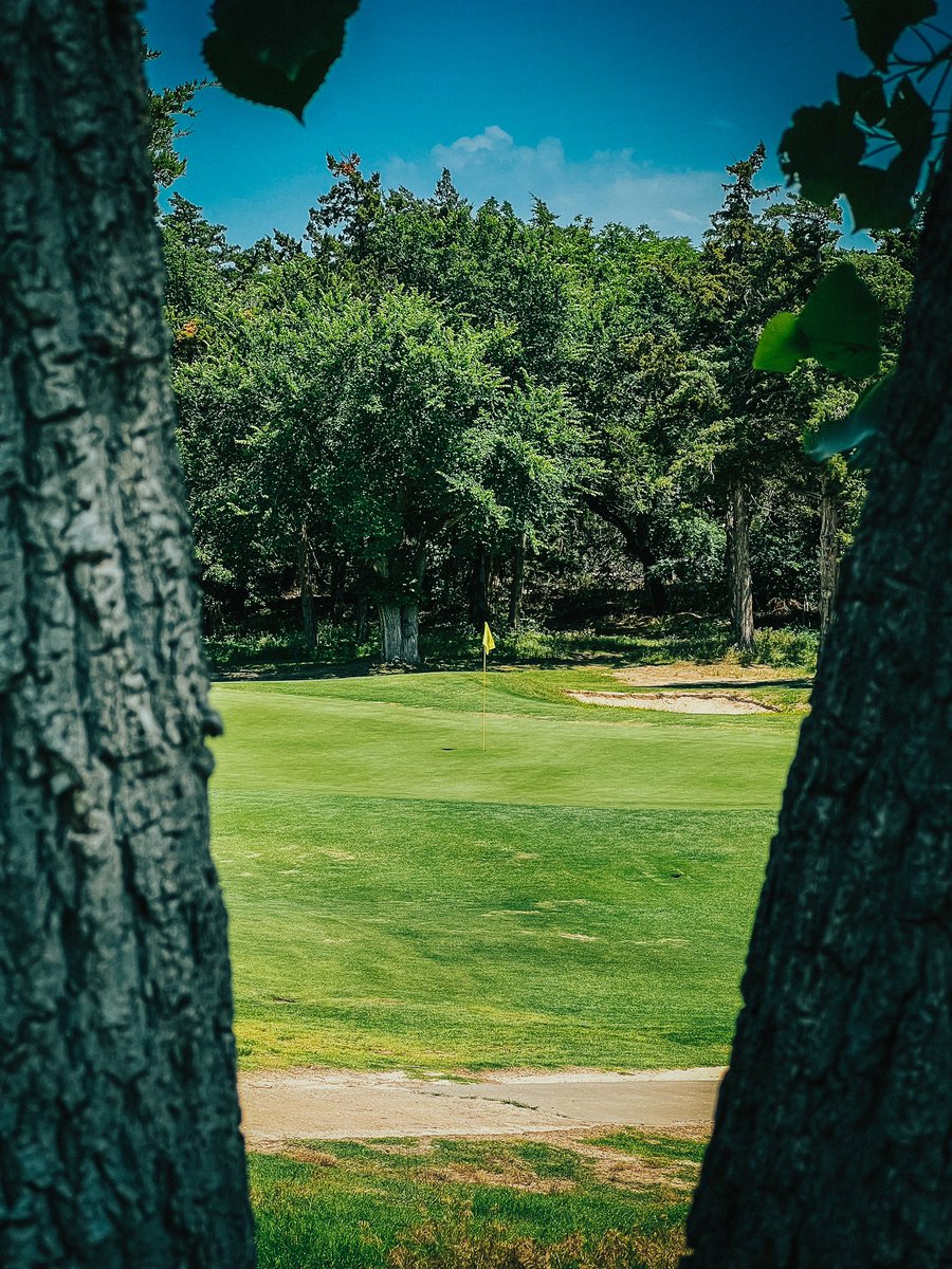 joeluber24's tweet photo. Highly recommend Boiling Springs Golf Club. From tee to green, clubhouse to hospitality, phenomenal experience. The attention to detail that Jeff has put into this property is special. Mad at myself for not coming sooner, but already looking for an excuse to get back up there. https://t.co/JpGkJnkiov
