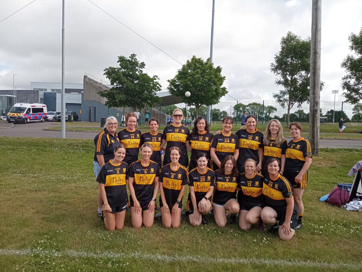 Our Mothers & Others had a wonderful day out in Mallow today @MunsterLGFA. The girls played 5 games & enjoyed the festivities of a well organised day. 
Well done to Coach Catherine & team! 
A special thanks also to @EIGTravel who supplied the girls with refreshments for the day!