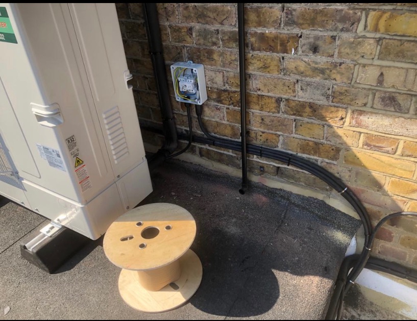 CampionElectric's tweet photo. Loping hall our #electrical #Install #team #Installing #submain &amp; #fuseboard for #aircon 
@SkyAirCon_Ltd @DanCarberry
@swacable @campionconsult
#electricians #electrician  #electrics @smb_ltd @SsContract
#memshield @MossElectrical @OakleyVicoak @gewiss_uk 
@MitsubishiHVAC https://t.co/TySooREEZ4