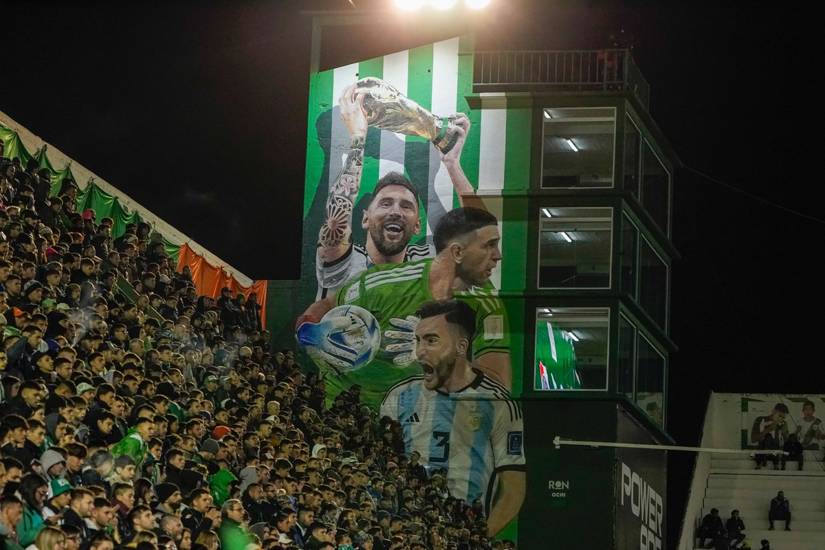 LigaAFA's tweet photo. Aviso parroquial: no se acuesten tarde que mañana temprano juegan los Campeones del
Mundo 🌠🌠🌠 https://t.co/5QNks9r1Pj
