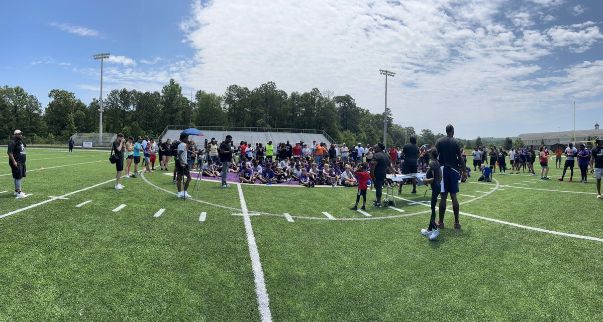 gregpatterson51's tweet photo. So blessed to have @Jaboowins @antonorwins @MDFNATION  back in the TOWN for a Leadership Symposium &amp; youth football camp for the young guys. I love how these guys pour back into our community &amp; the lives of these young athletes
1) God
2) School
3) I can whatever I put my mind to https://t.co/ZPLfOillKv