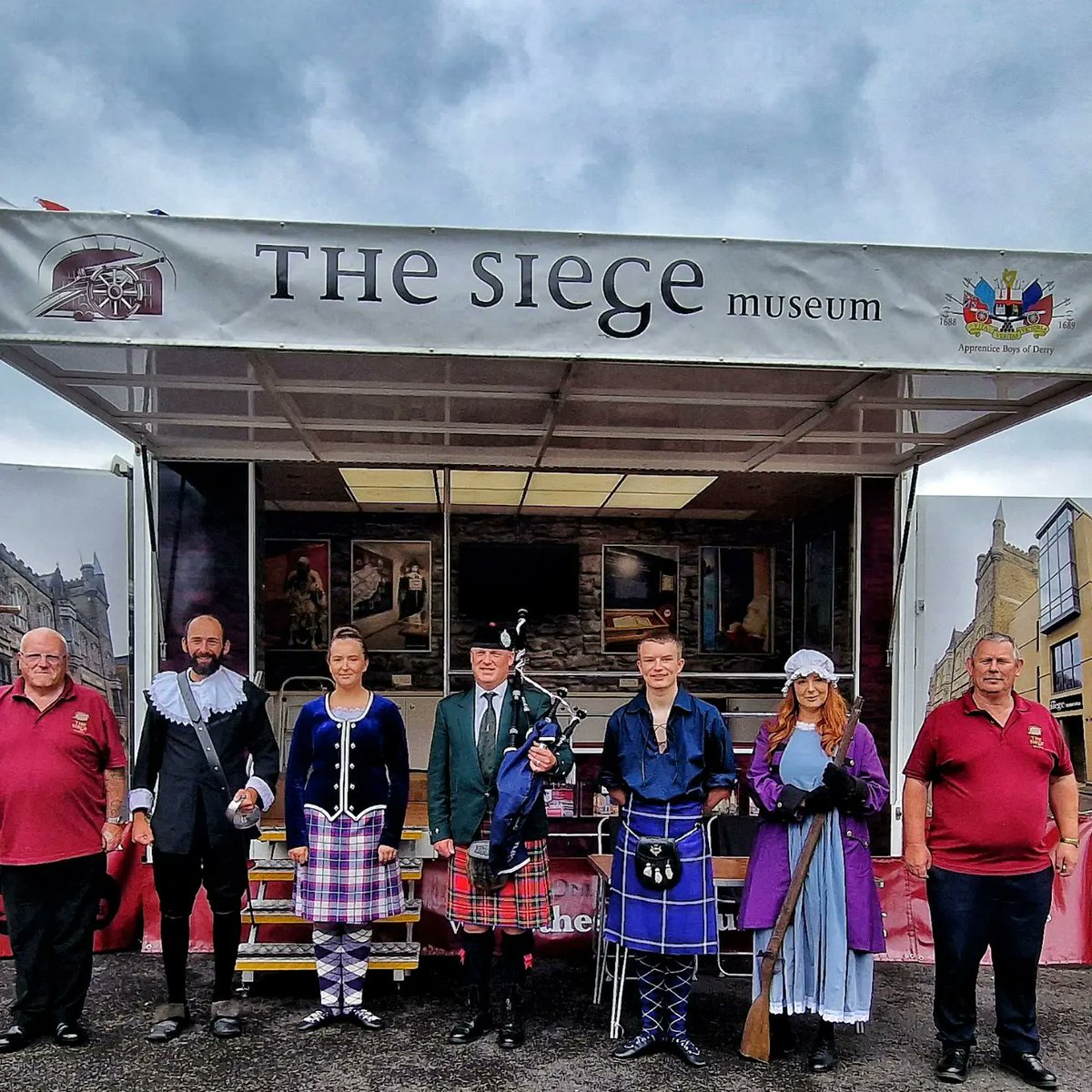 fobakesbadly's tweet photo. We had a blast in Newtownstewart today with our Maiden City Festival Roadshow 🚛 taking The Siege 💥 to different audiences👥 and expressing culture in a positive manner💃✨️
#MaidenCityFestival #Roadshow next stop Sat 24th June 12-3pm Castlederg @SiegeMuseum https://t.co/ykKEMM2yDK