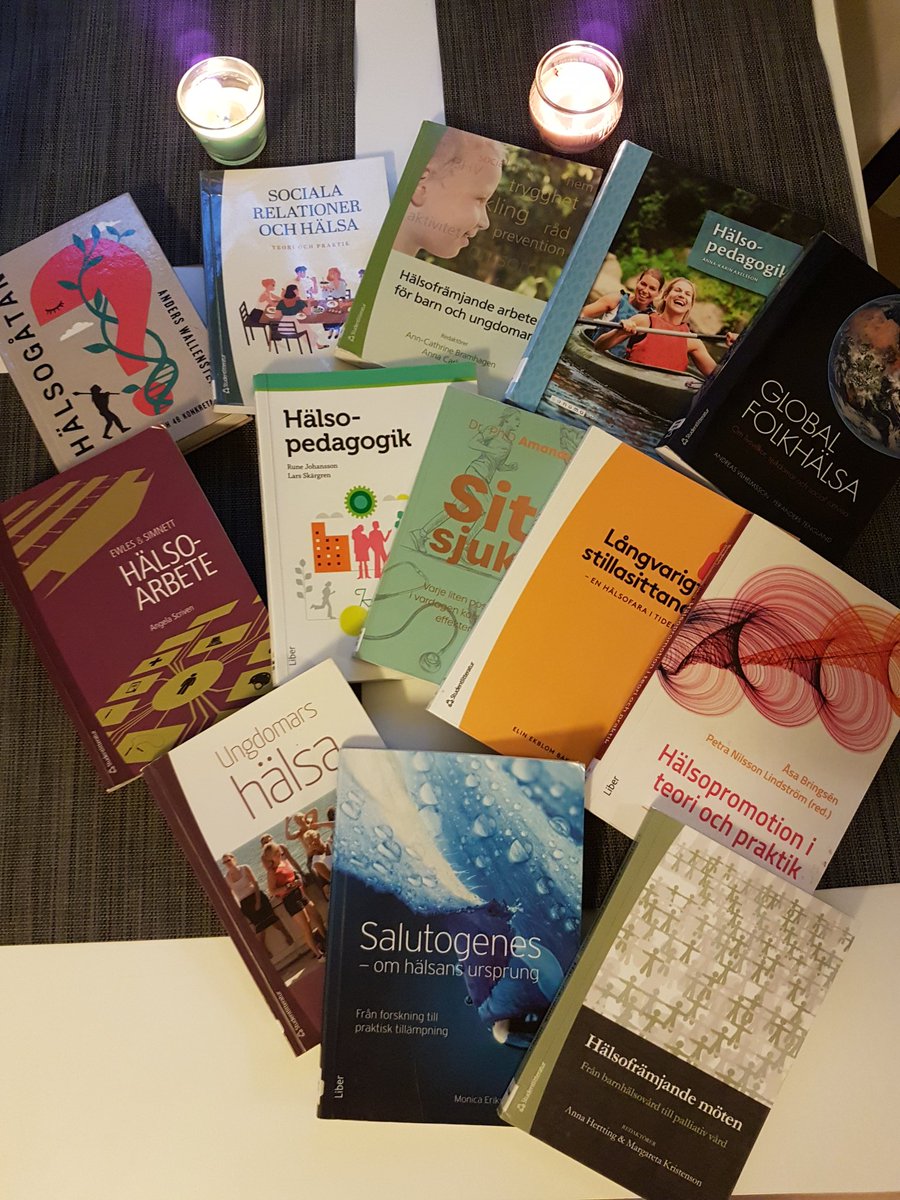 anru_'s tweet photo. 😀 skulle till biblioteket enbart för Wallenstens "Hälsogåtan". Men så mkt annat intresssant också! Så nu har jag att göra hela semestern🤔😶😀. #bokmal #visomdrivsavläslust https://t.co/k95IxGk7qV