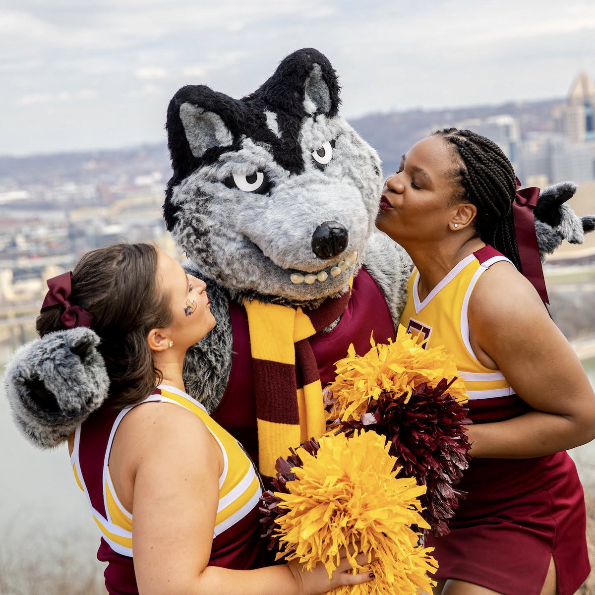 ramblers_cheer's tweet photo. Happy #NationalMascotDay to our very own, LU Wolf! We love LU! 🐺❤️ https://t.co/H2M0yiZ162