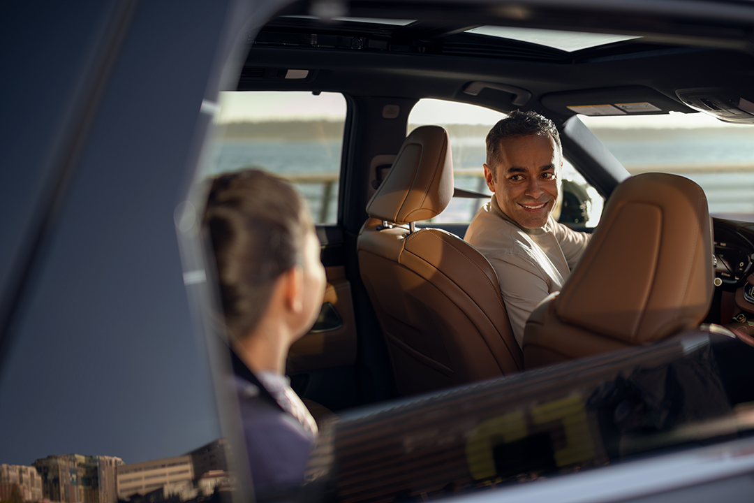 INFINITICanada's tweet photo. Make core memories — in the saddle, and the front seats.
Happy #FathersDay.
---
Créez des souvenirs inoubliables, en selle et sur les sièges avant.
Bonne #FêteDesPères.
#INFINITI #QX60 #TakeOnLifeInStyle https://t.co/aCW91Jy3qf