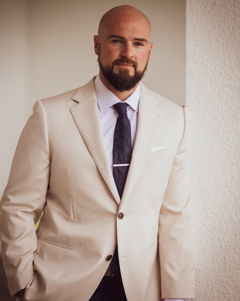 ManoloDoreste's tweet photo. Embracing the Joy of Becoming Mr.🤵 #groom #weddingportraits #gettingready #manolodorestephotography https://t.co/r3NDYJyW63