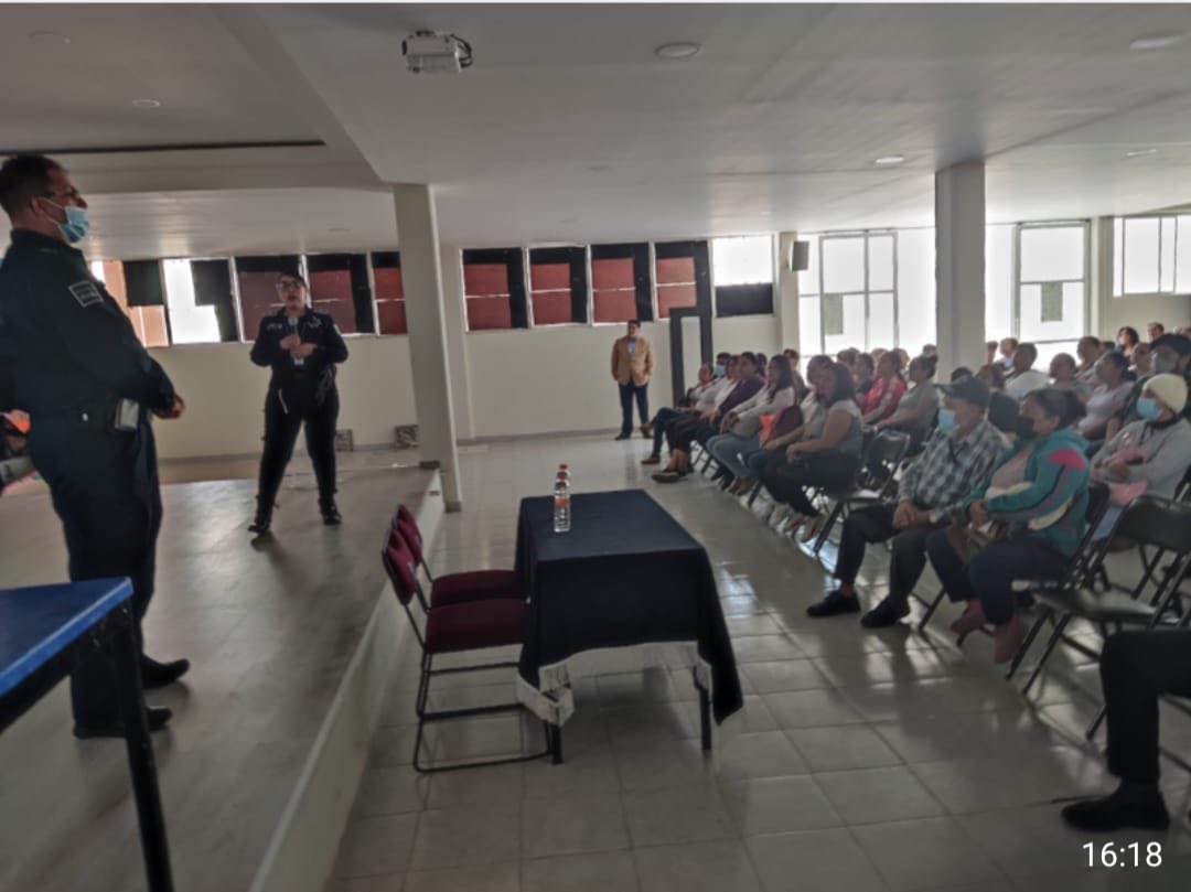 161EPO's tweet photo. EPO 161, plática con personal de prevención del delito del municipio de Ixtapaluca, fortaleciendo así el proyecto Si te Drogas te Dañas 

@Bg48Supervision
@SEMSedomex
@NoeOrtegaCamac1
@dbg_epoem
@SBGOriente
@alfredodelmazo
@gerardomonroy
#EMS
#EducaciónFuerte
#Edoméx https://t.co/UdDwk0gXFB