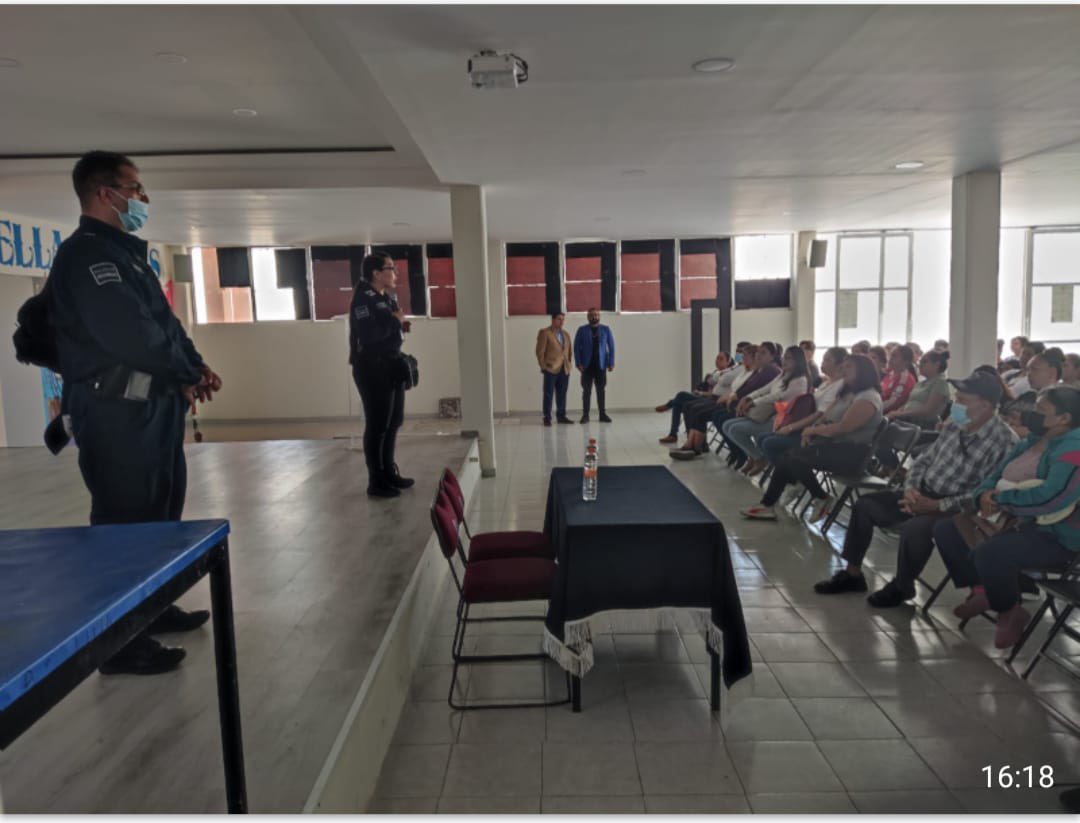 161EPO's tweet photo. EPO 161, plática con personal de prevención del delito del municipio de Ixtapaluca, fortaleciendo así el proyecto Si te Drogas te Dañas 

@Bg48Supervision
@SEMSedomex
@NoeOrtegaCamac1
@dbg_epoem
@SBGOriente
@alfredodelmazo
@gerardomonroy
#EMS
#EducaciónFuerte
#Edoméx https://t.co/UdDwk0gXFB