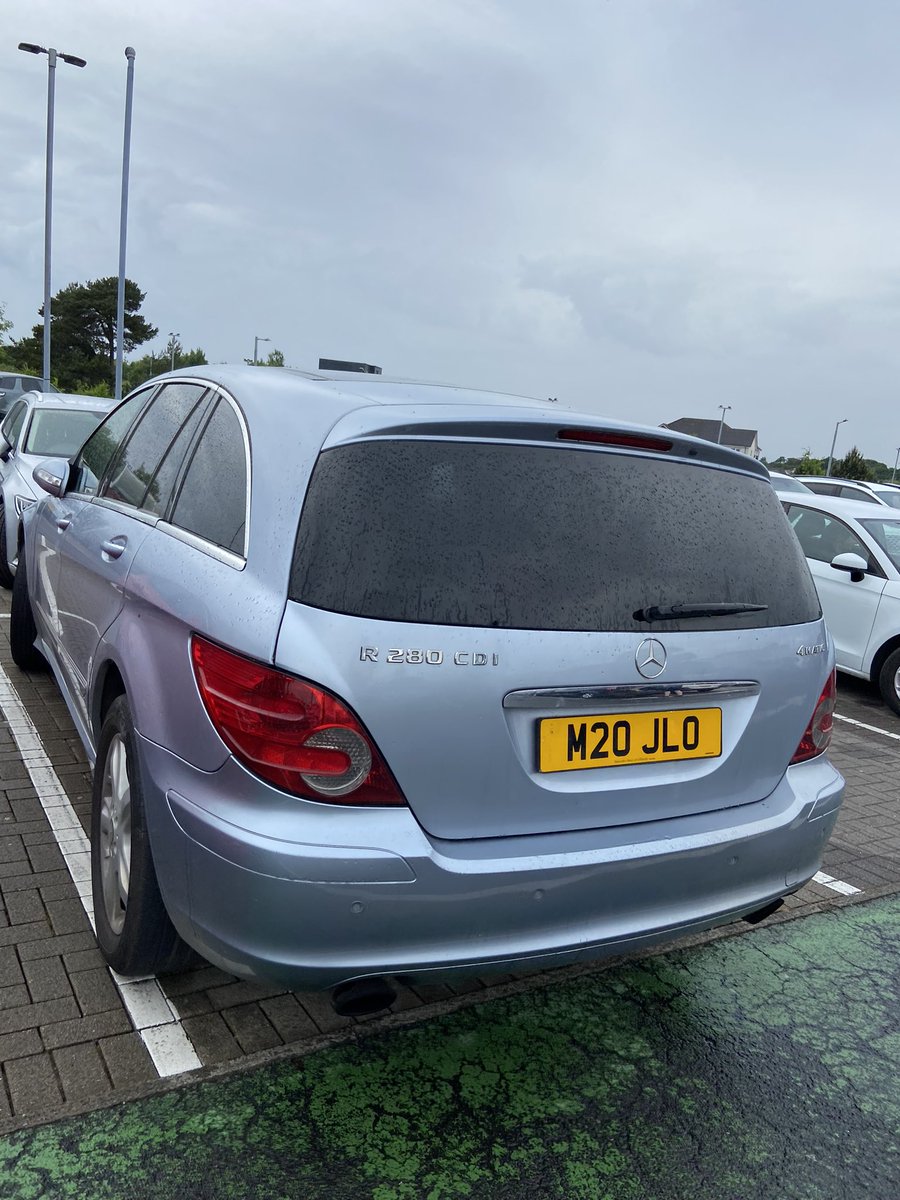 Carsofglasgow1's tweet image. When was the last time you seen a R class, especially the 280 cdi. #rclass