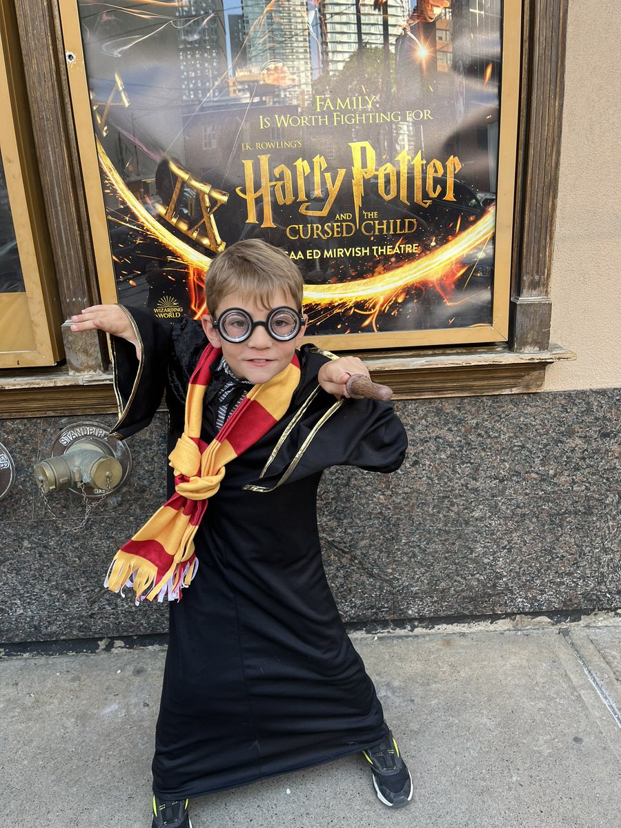 Sandi_Baker's tweet photo. Ready for the show! #caaedmirvishtheatre #cursedchildCAN https://t.co/p1X3vEDiVh