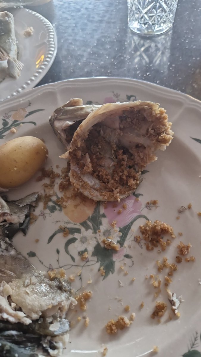 CoinneachSpaid's tweet photo. Ceann gropaig and saus, back in Leurbost😋 https://t.co/wQ5gEWlBXY