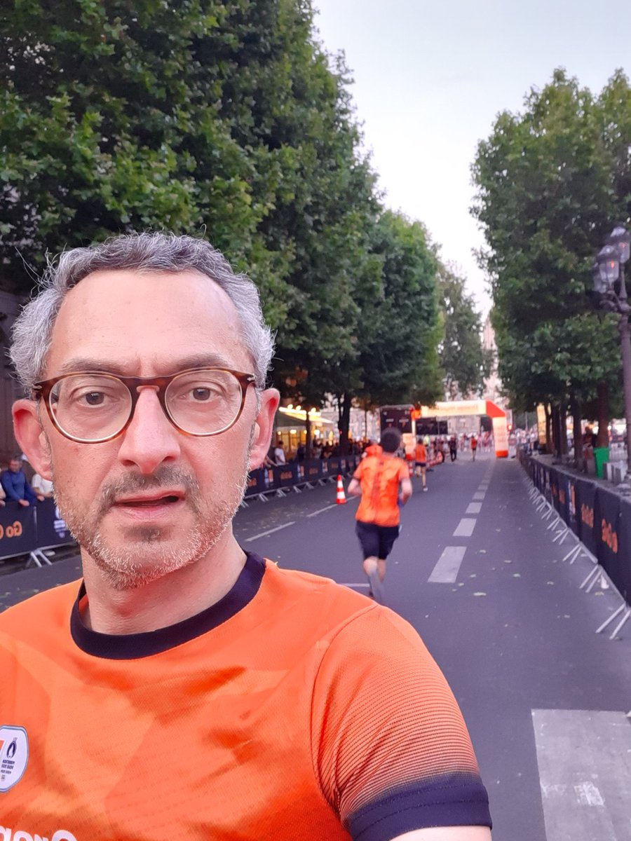 #Orangenightrun, fin de mon run, le 1er de la Dream team DEF 🏁.
I did it ...
Time : 25:04
Fière de contribuer à ce moment de sport, d'esprit collectif et de partage : les belles valeurs des #JO2024
<a href="/pierreclement_/">Pierre Clement</a>  <a href="/didier_mainard/">Didier Mainard</a> <a href="/AfraFarrat/">Afra Farrat</a>  ALGéry Baron
#JO2024 <a href="/OrangePro/">Orange Pro</a>